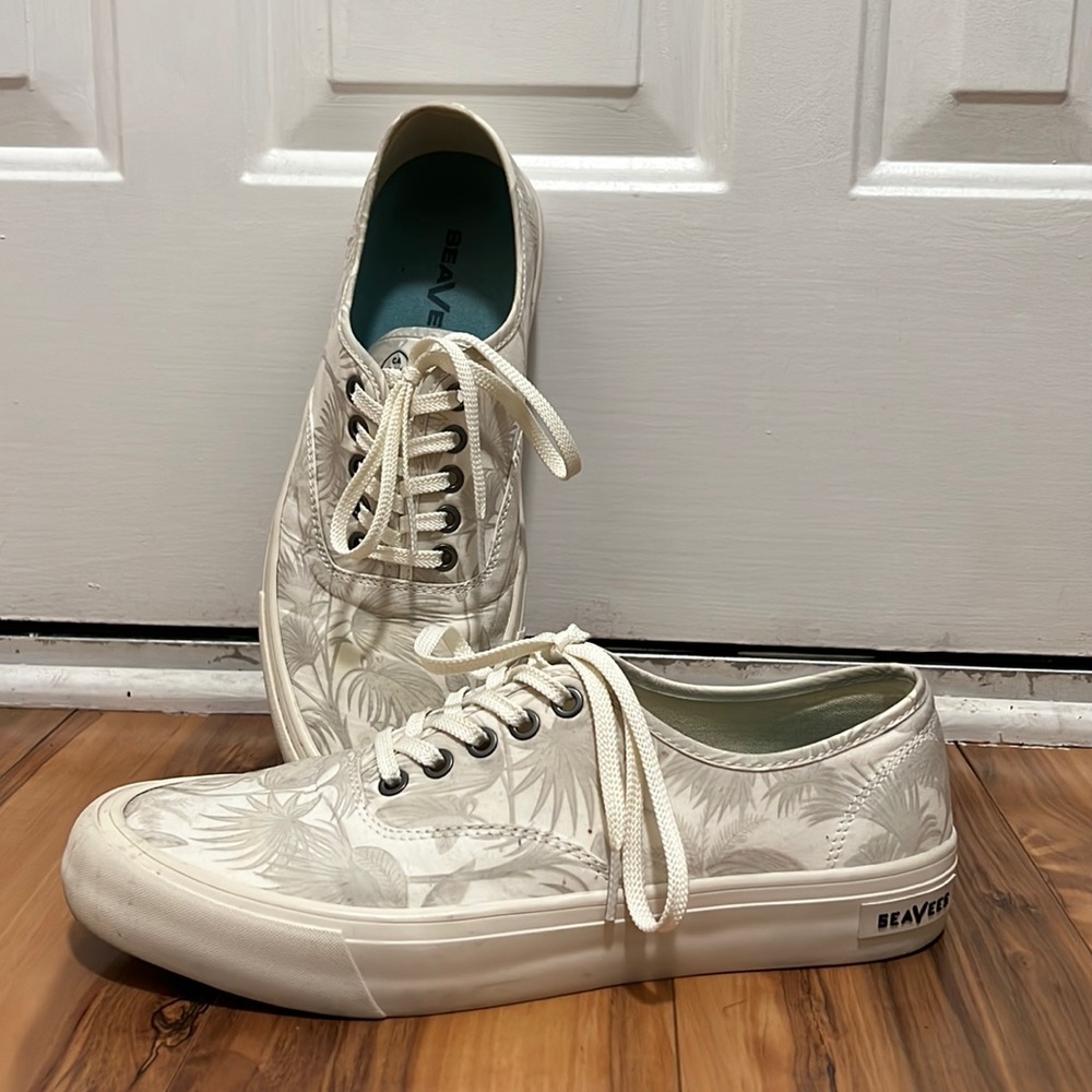 SEAVEES White W/Leaf Pattern Canvas Shoes